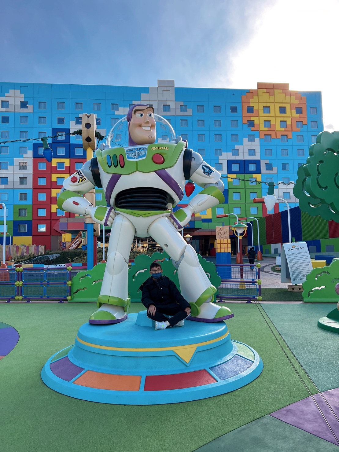 『東京迪士尼玩具總動員飯店』日本開放旅遊後的東京迪士尼，多了一家玩具總動員迪士尼飯店，教你如何訂房讓我們回程不用擠地鐵省時又方便！